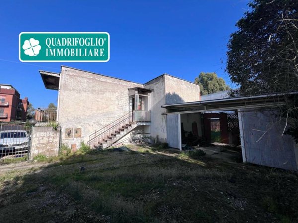 casa indipendente in vendita a Roma in zona Ostia Antica