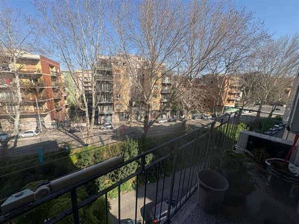 appartamento in vendita a Roma in zona Ostiense