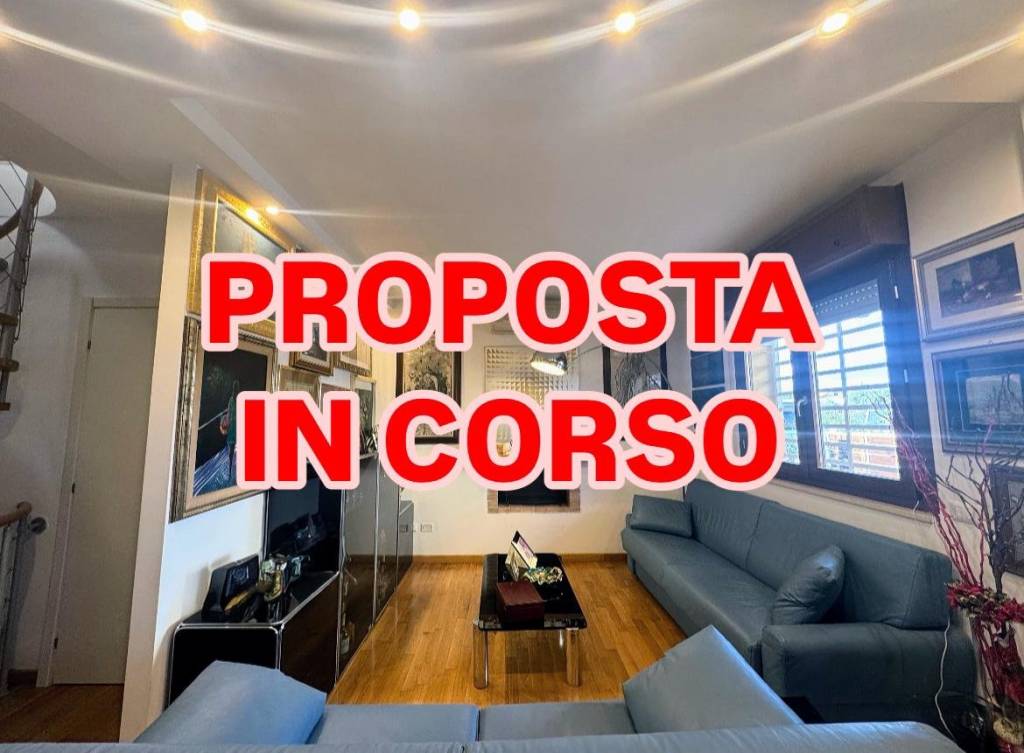 casa indipendente in vendita a Roma in zona Infernetto