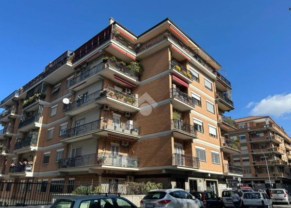 appartamento in vendita a Roma in zona Tuscolano