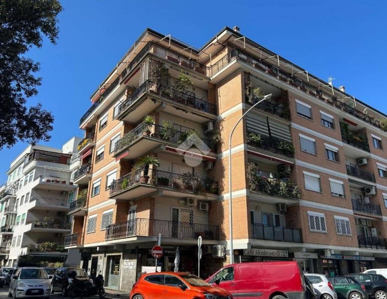 appartamento in vendita a Roma in zona Tuscolano