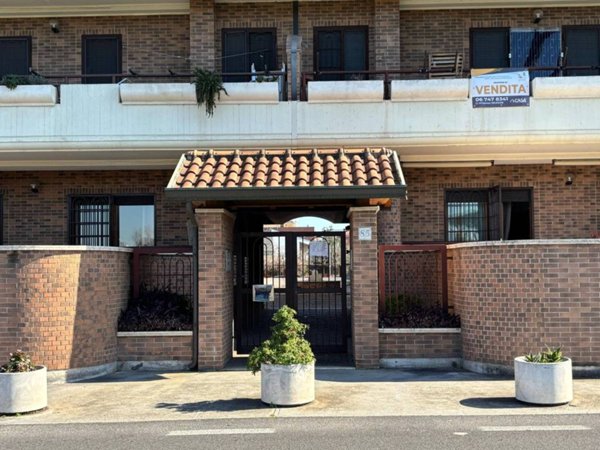 appartamento in vendita a Roma in zona Appio Claudio