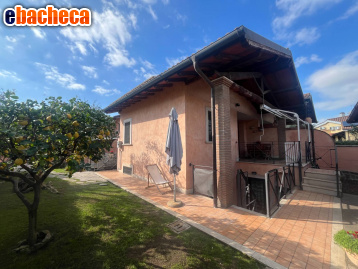 casa indipendente in vendita a Roma in zona Infernetto