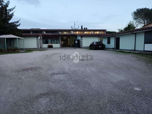 ufficio in vendita a Roma in zona Casal Morena