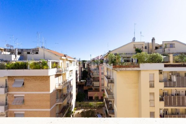 appartamento in vendita a Roma in zona Nomentano