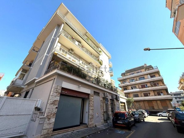 ufficio in vendita a Roma in zona Primavalle