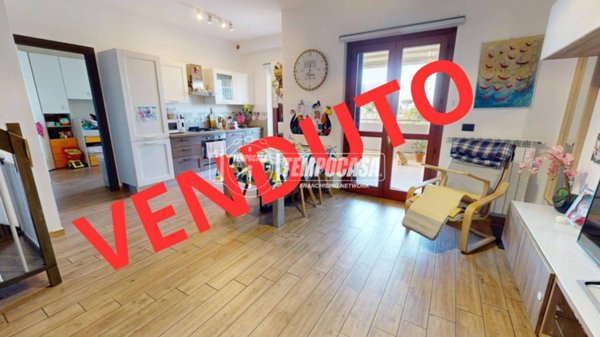 appartamento in vendita a Roma in zona Pantan Monastero