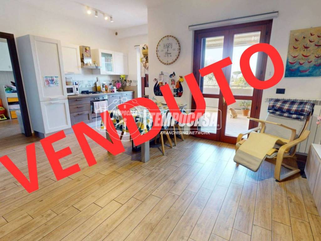 appartamento in vendita a Roma in zona Pantan Monastero
