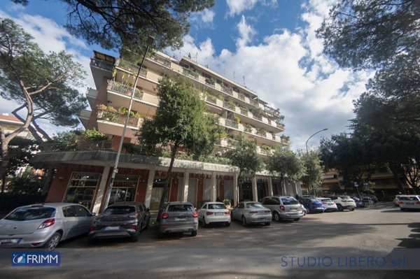 appartamento in vendita a Roma in zona Ardeatino