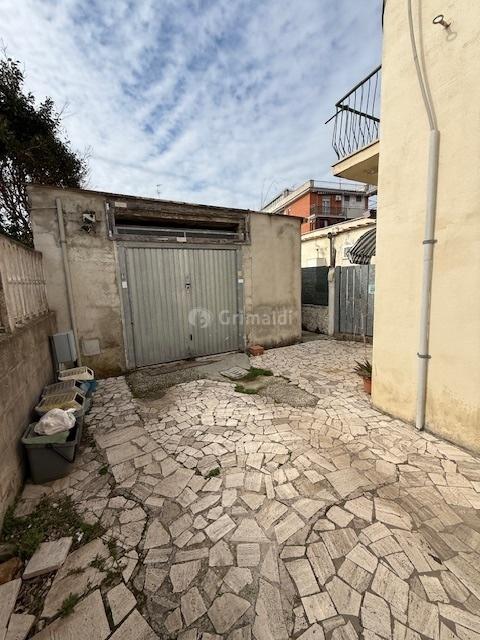 appartamento in vendita a Roma in zona Ostiense