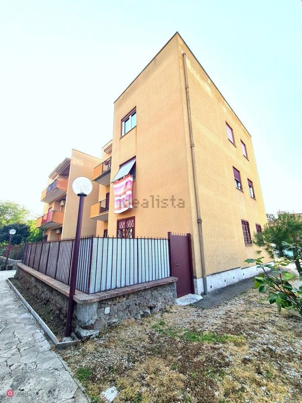 appartamento in vendita a Roma in zona Appio Pignatelli
