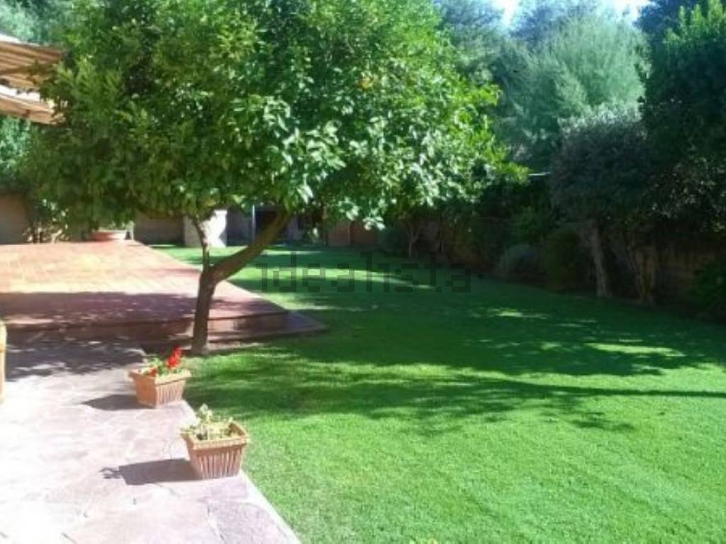 casa indipendente in vendita a Roma in zona Infernetto