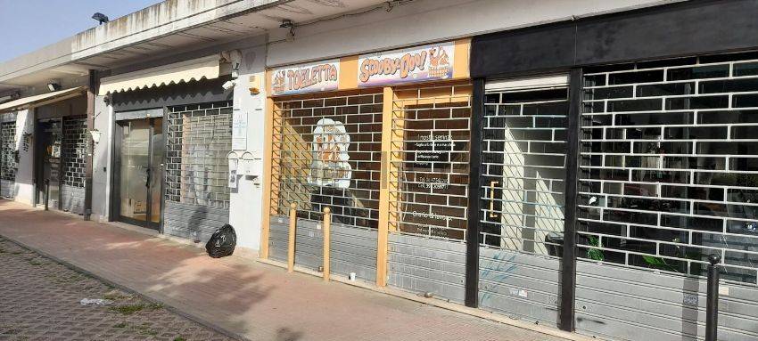 negozio in vendita a Roma in zona Infernetto