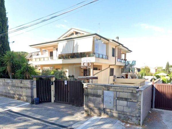 casa indipendente in vendita a Roma in zona Casal Palocco