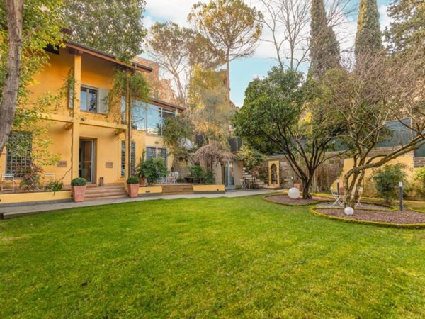 intera palazzina in vendita a Roma
