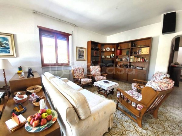 casa indipendente in vendita a Roma in zona Infernetto