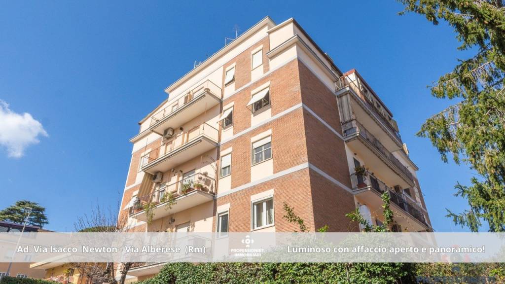 appartamento in vendita a Roma in zona Colle del Sole
