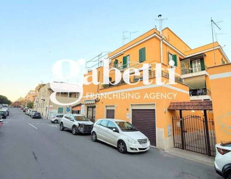 appartamento in vendita a Roma in zona Prenestino-Centocelle