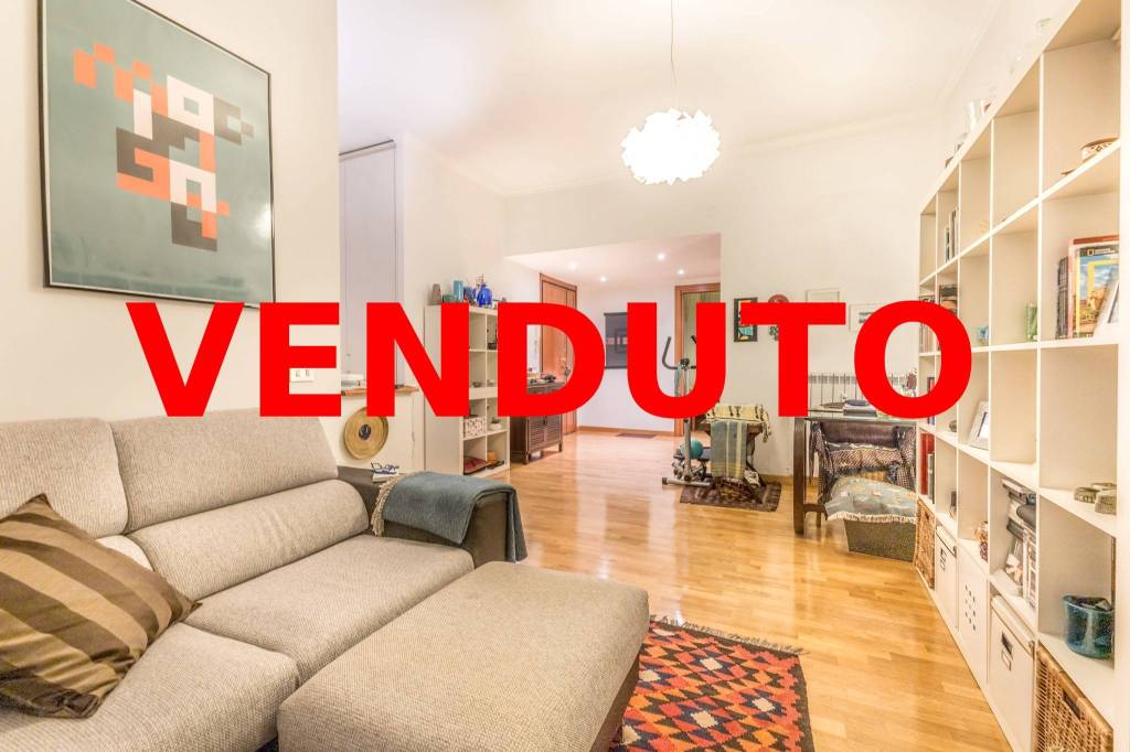 appartamento in vendita a Roma in zona Ardeatino
