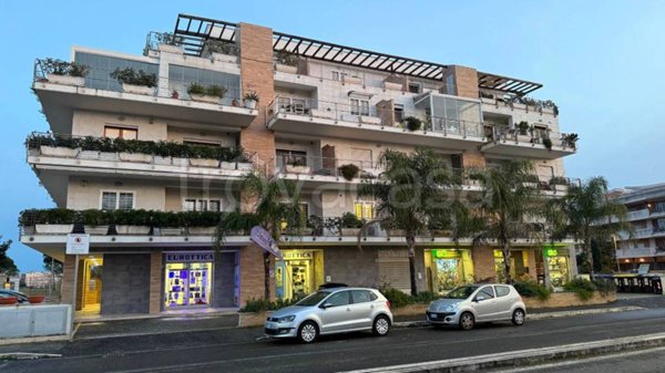 appartamento in vendita a Roma in zona EUR