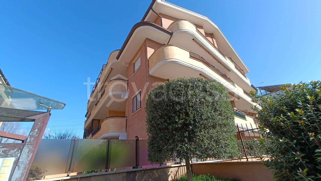 appartamento in vendita a Roma in zona Ponte Galeria