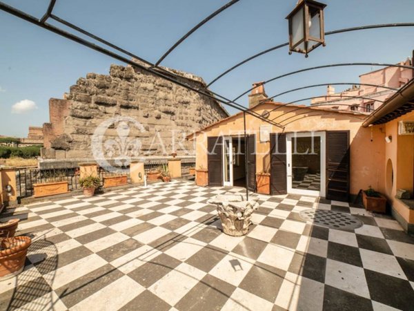 villa in vendita a Roma in zona Centro Storico