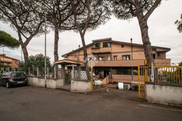 appartamento in vendita a Roma in zona Massimina/Casal Lumbroso