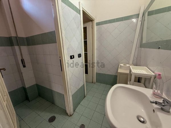 negozio in vendita a Roma in zona Ostia Antica