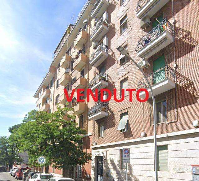 appartamento in vendita a Roma in zona Appio Latino