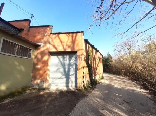 capannone in vendita a Roma in zona Gianicolense