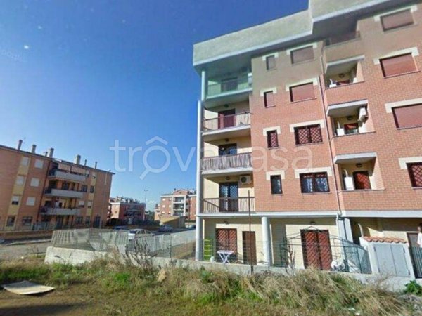 appartamento in vendita a Roma in zona Castelverde
