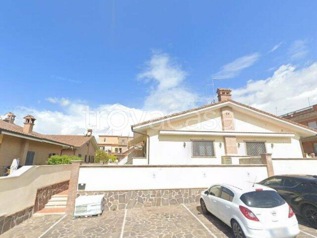 casa indipendente in vendita a Roma in zona Acilia