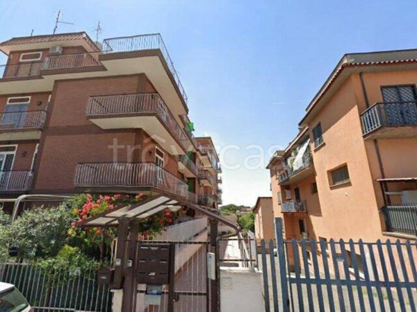 appartamento in vendita a Roma in zona Finocchio