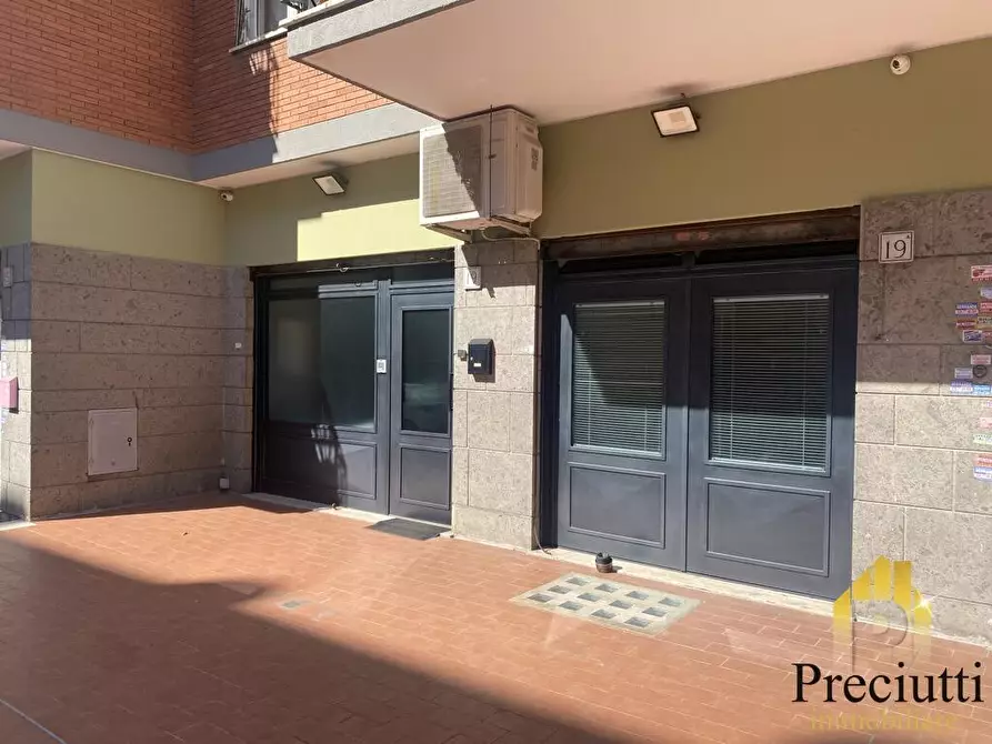 locale commerciale in vendita a Roma