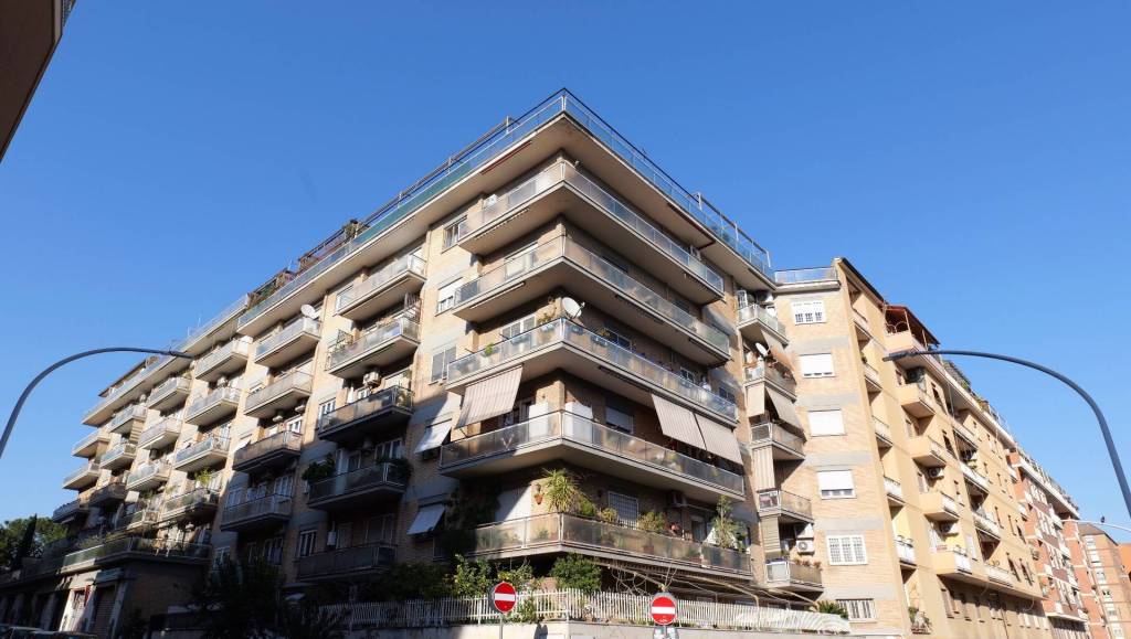 appartamento in vendita a Roma in zona Portuense