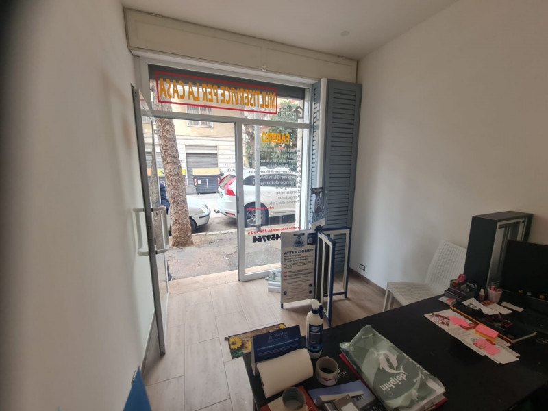 locale commerciale in vendita a Roma in zona Gianicolense