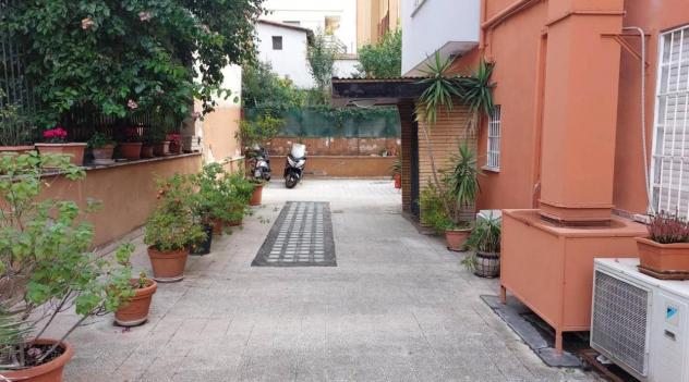 negozio in vendita a Roma in zona Tuscolano