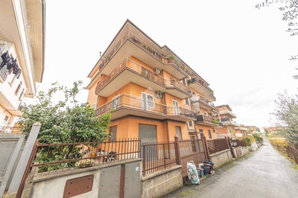 appartamento in vendita a Roma in zona Ponte di Nona