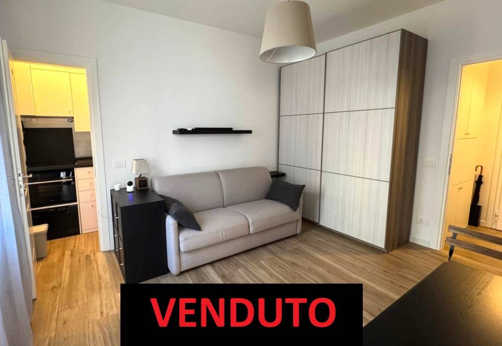 appartamento in vendita a Roma in zona Ostiense