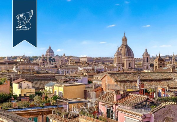 appartamento in vendita a Roma in zona Parione/Sant'Eustachio