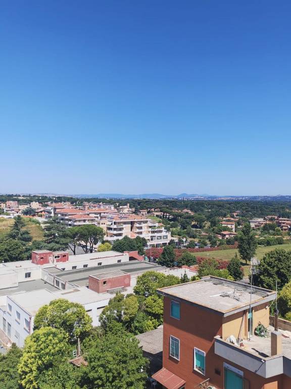 appartamento in vendita a Roma in zona Tor di Quinto