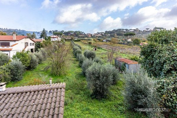 casa indipendente in vendita a Roma
