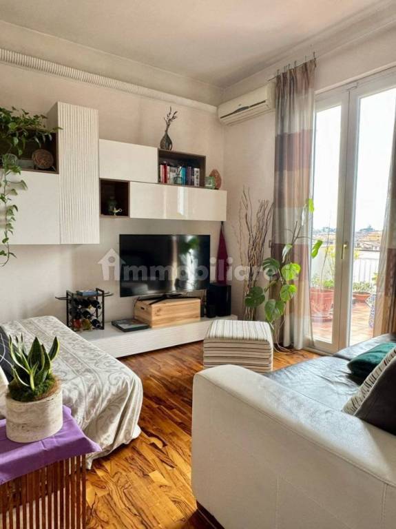 appartamento in vendita a Roma in zona Torre Angela