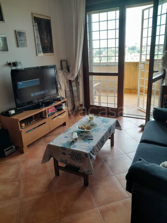 appartamento in vendita a Roma in zona Ostia