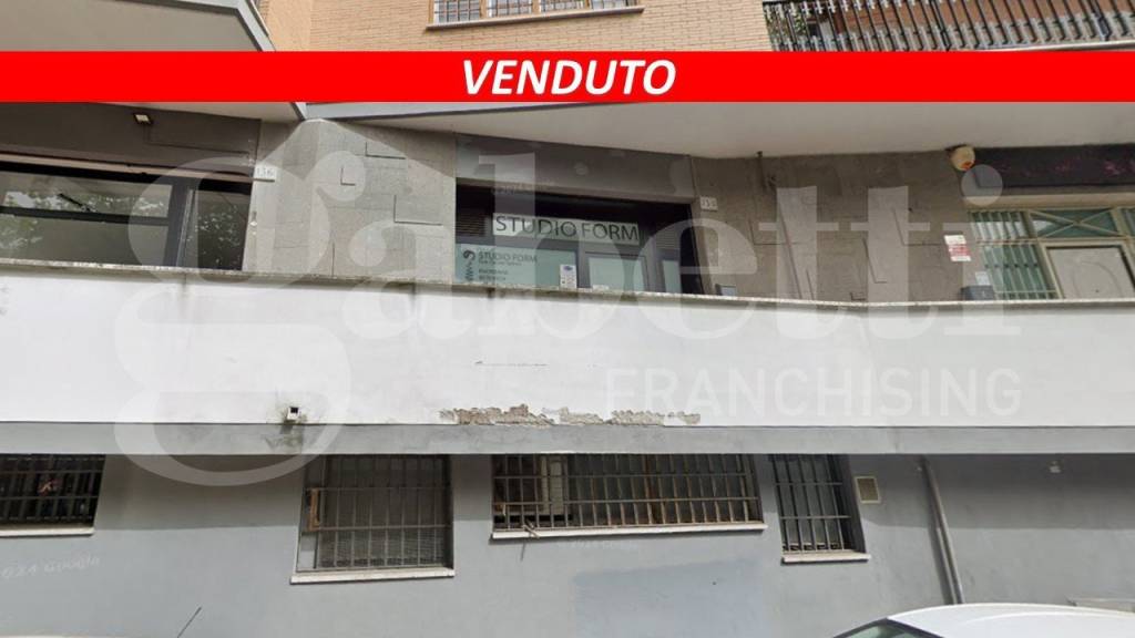 negozio in vendita a Roma in zona Tor di Quinto