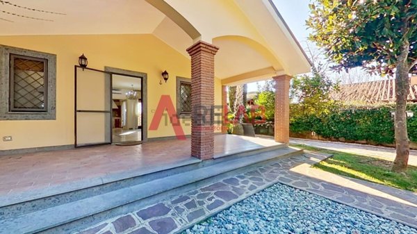 casa indipendente in vendita a Roma in zona EUR