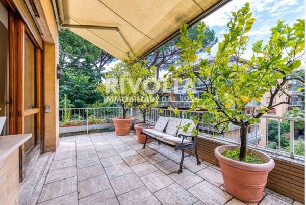 appartamento in vendita a Roma in zona Della Vittoria
