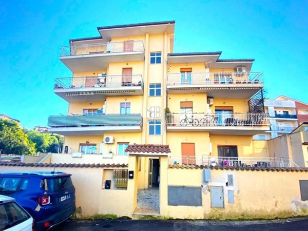 appartamento in vendita a Roma in zona Torrione Cerquetta
