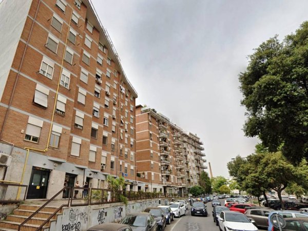 appartamento in vendita a Roma in zona Ostiense