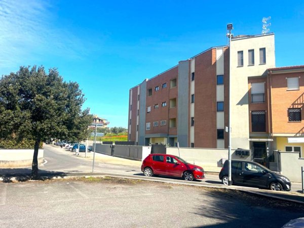 appartamento in vendita a Roma in zona Borghesiana